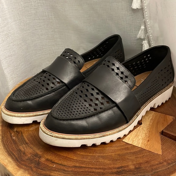 Crown Vintage Cutout Black Loafers Size 6.5 - Picture 1 of 4